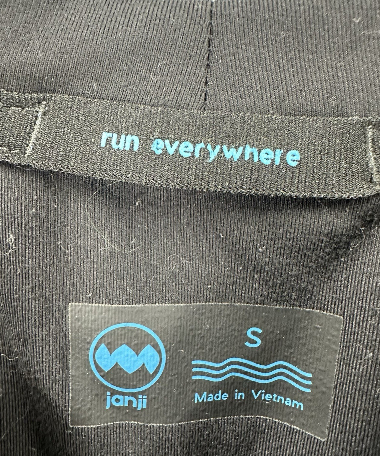 Janji Shirt Men’s Run Everywhere Sz Small Long Sleeve Thumbhole Running Outdoor gallery
