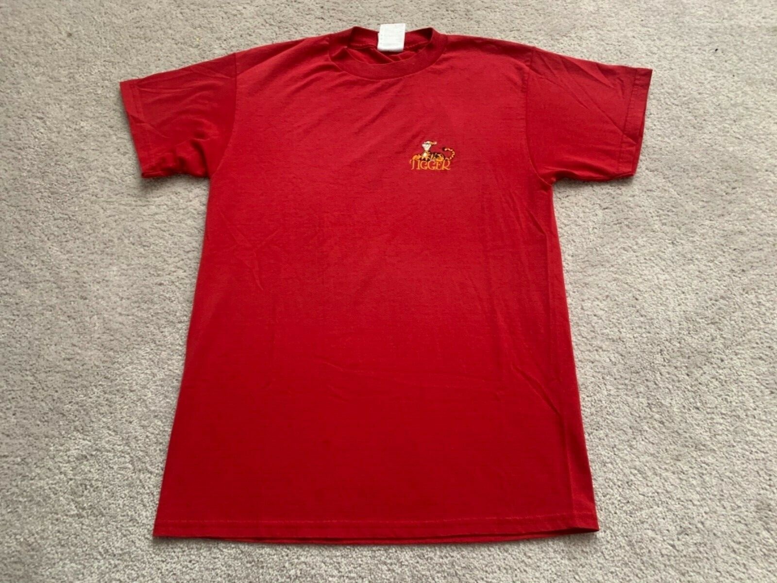 VTG Embroidered Tigger Logo T Shirt Mens Sz M Red Winnie The Pooh Disney Retro gallery