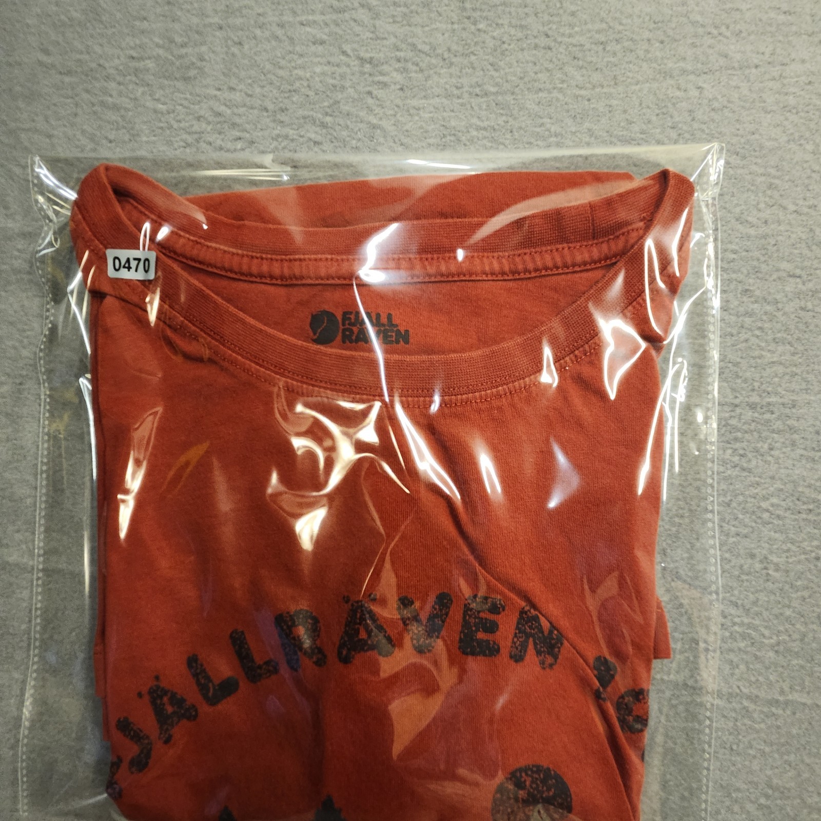 Fjallraven Forever Nature Forest Mirror Graphic T-Shirt Mens Large Red Tee gallery