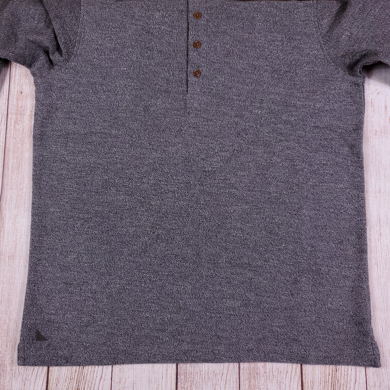 UNTUCKit Shirt Men Small Gray Henley Casual Comfort Cozy Warm 4 Button Urey NEW gallery