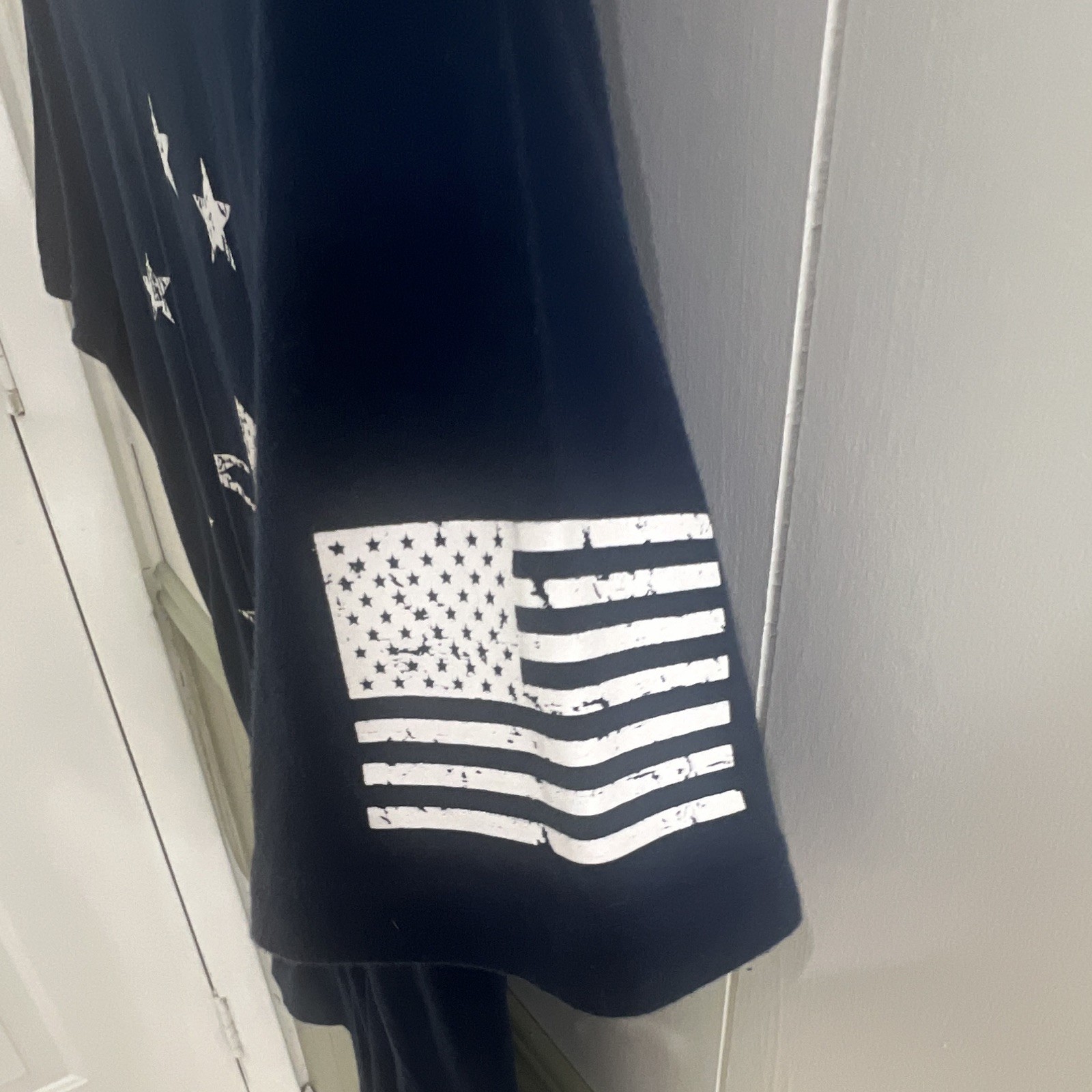 Under Armour HeatGear Men’s Black Loose Fit USA Flag Graphic Tee, S gallery