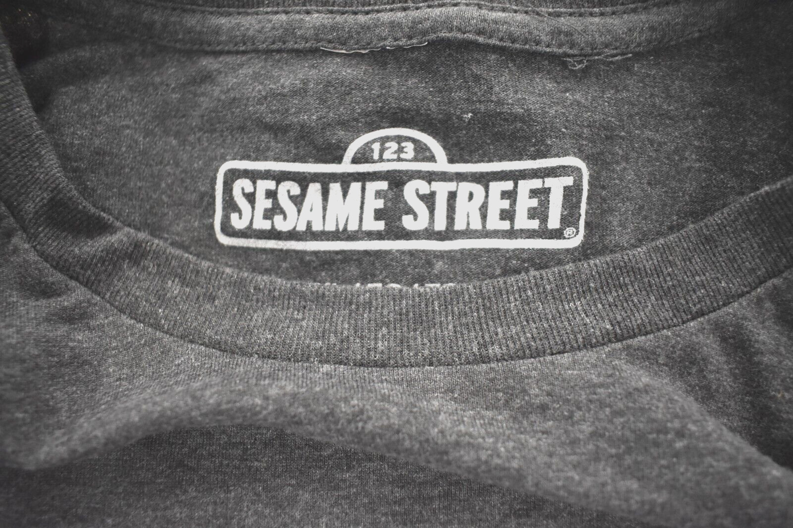 Sesame Street Mens Elmo Just Checking In! How Is Everyone Doing? Shirt New XL gallery