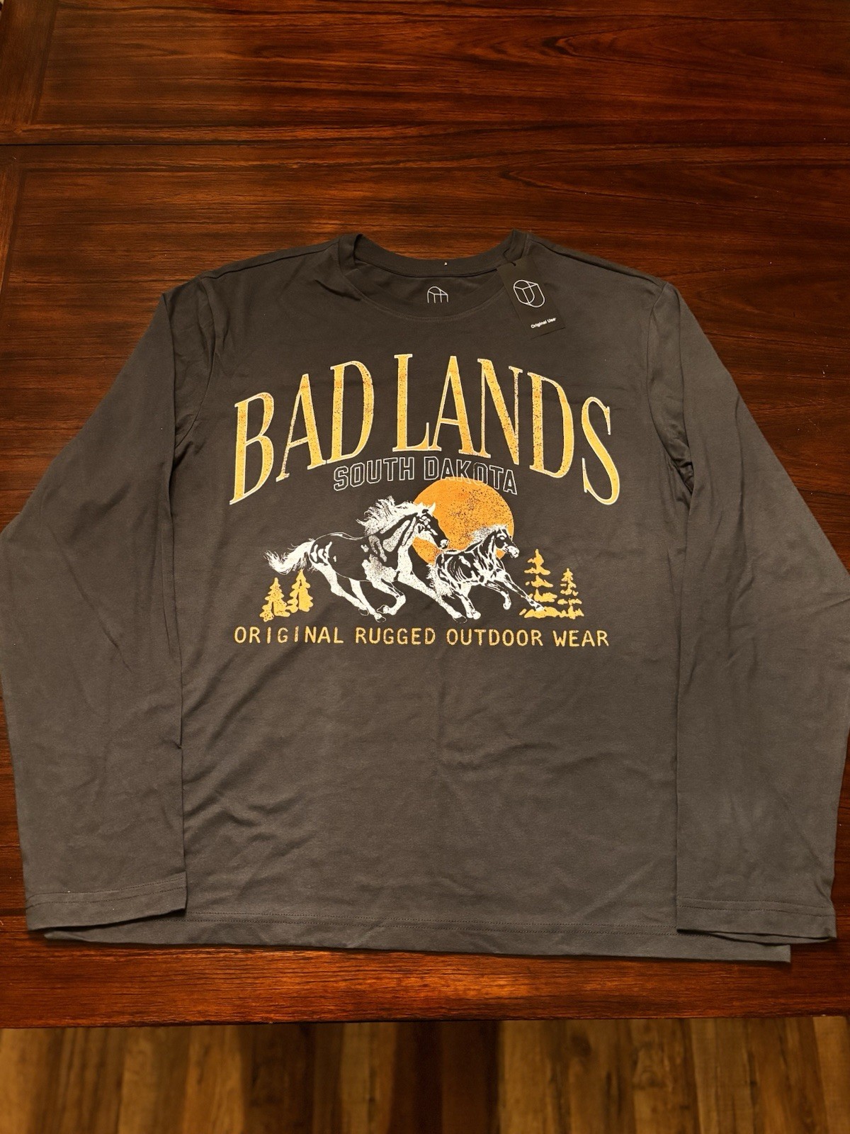 Bad Lands South Dakota Gray Long Sleeve T-Shirt Men's L gallery