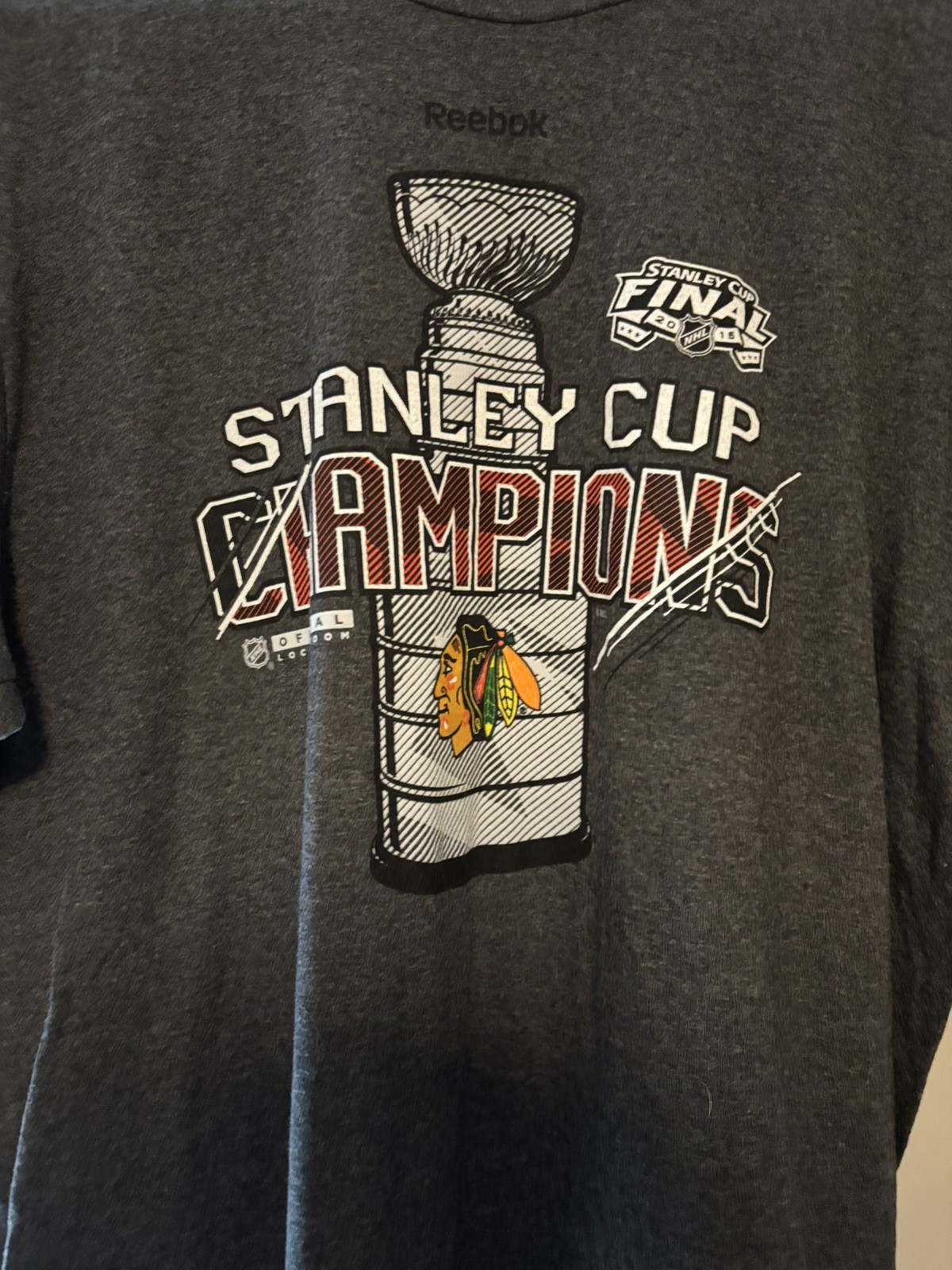 Reebok Chicago Blackhawks NHL Stanley Cup Champions 2015 Mens XL Grey T-Shirt gallery
