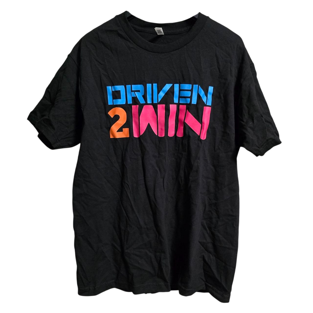 Driven 2 Win Men’s Black T-Shirt (Size L) & Baseball Cap (One size) Set gallery