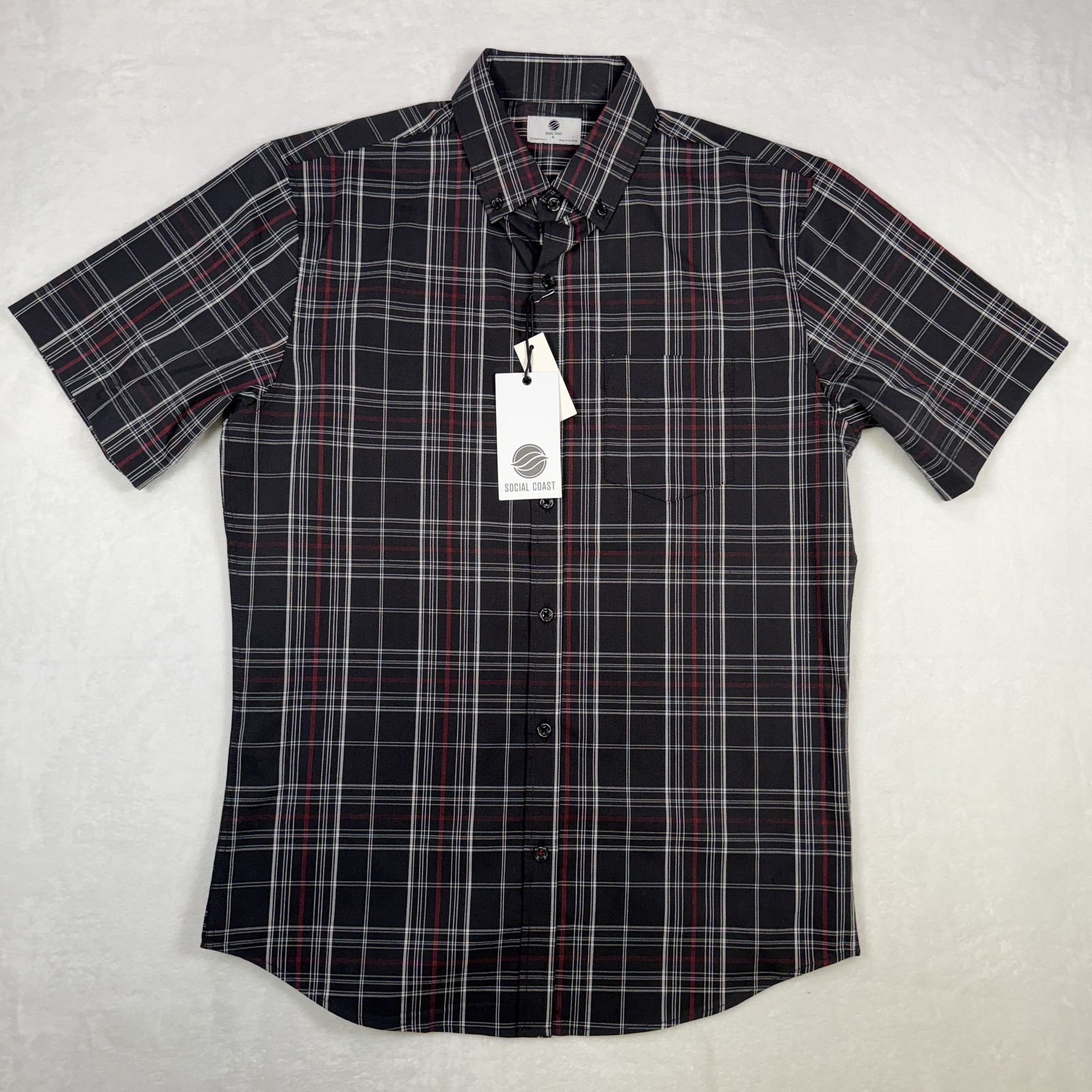 Social Coast Men’s Short Sleeve Button-Down Shirt Size S Black Red White Plaid