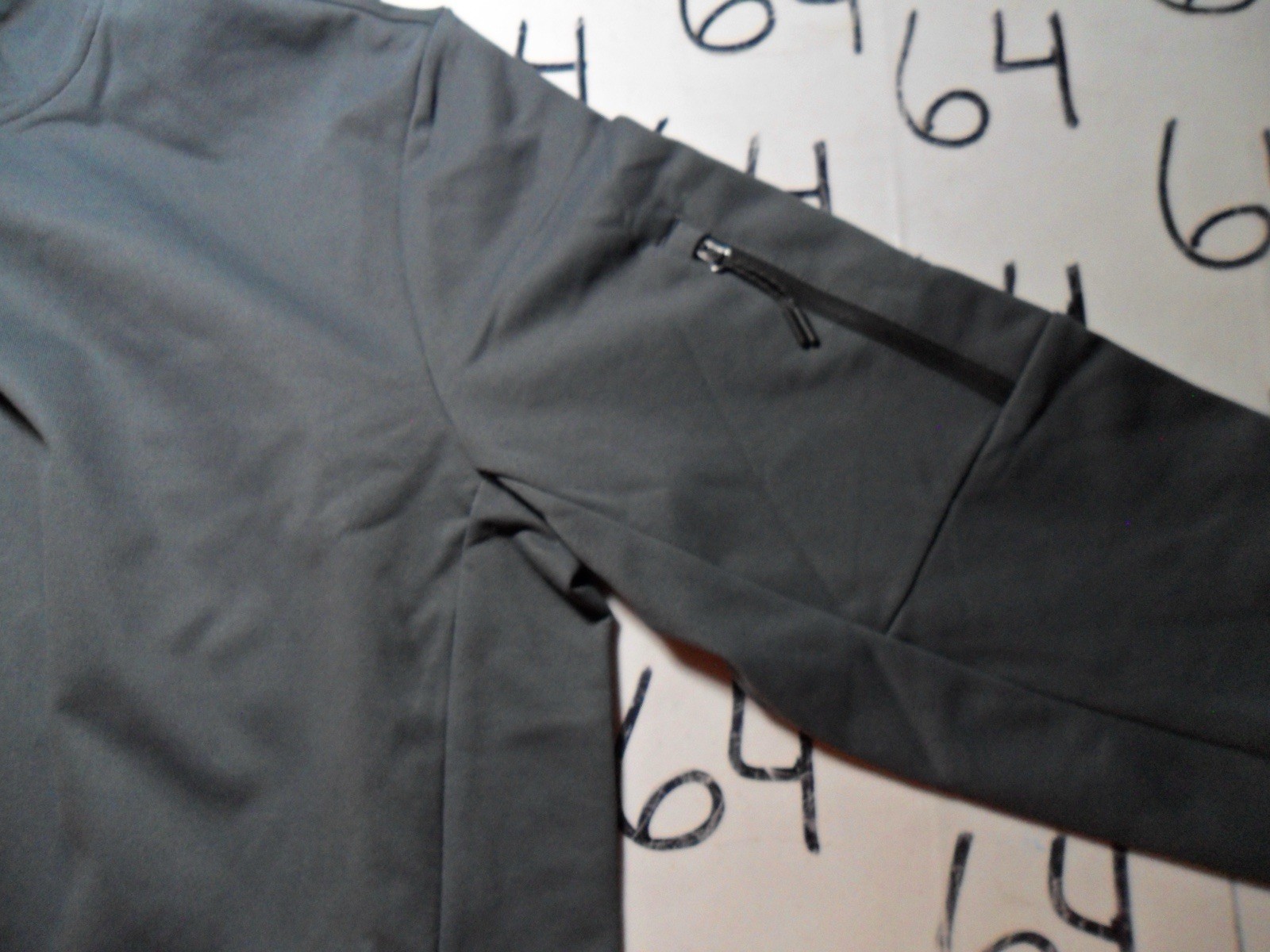 Large Dark Gray Active 100% Poly Sleeve Pocket 32 Degree Heat Brand Hoodie gallery