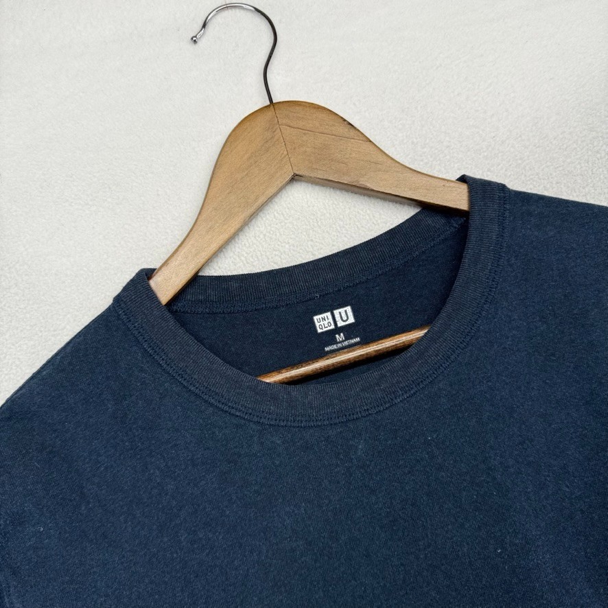 Uniqlo Blank Shirt Men's medium Blue Navy Crewneck Heavyweight Thick Collar Crew gallery