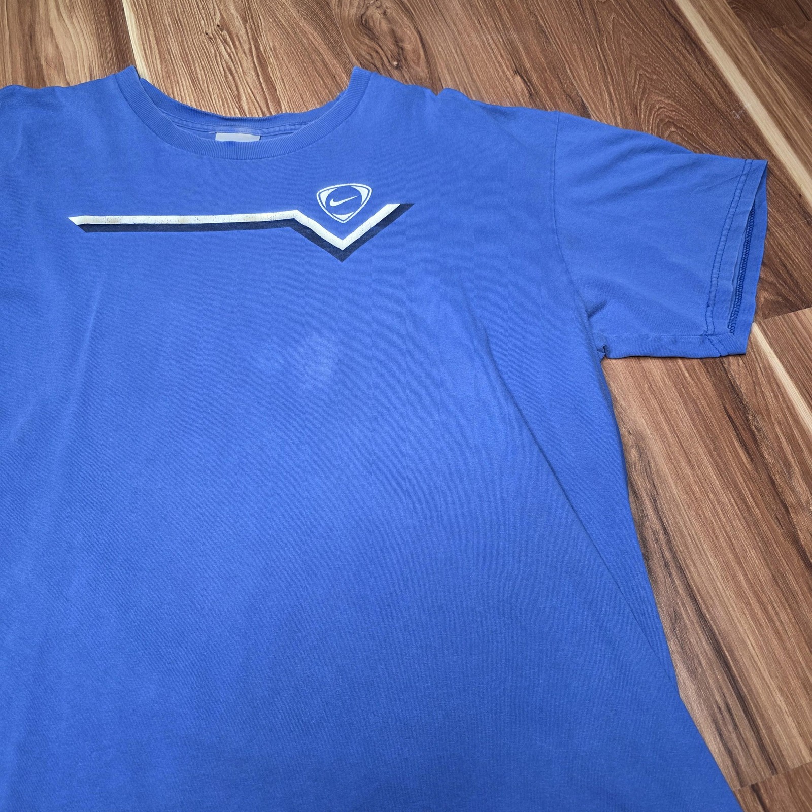 Nike Shirt Mens XL Blue Chevron Chest Swoosh Logo Graphic Tee Honduras Sports gallery