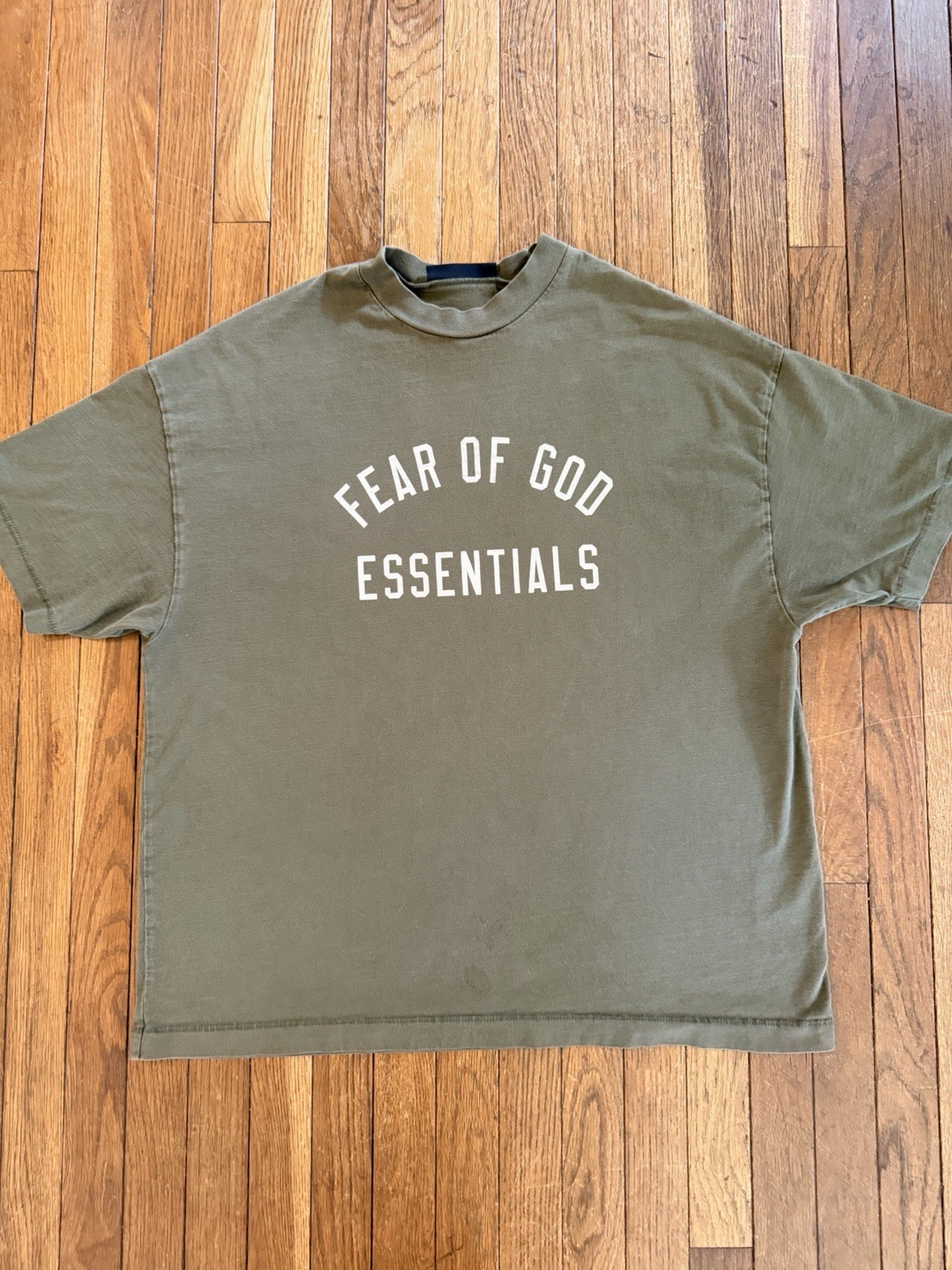 Essentials Fear of God ESSENTIALS Men’s Logo Graphic Tee Green M Pre-Owned