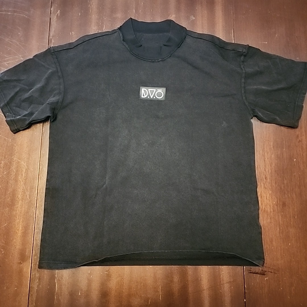D.V.O Tunnel Vision Oversized Black Graphic Mock Neck Double-Sided T-Shirt Large gallery