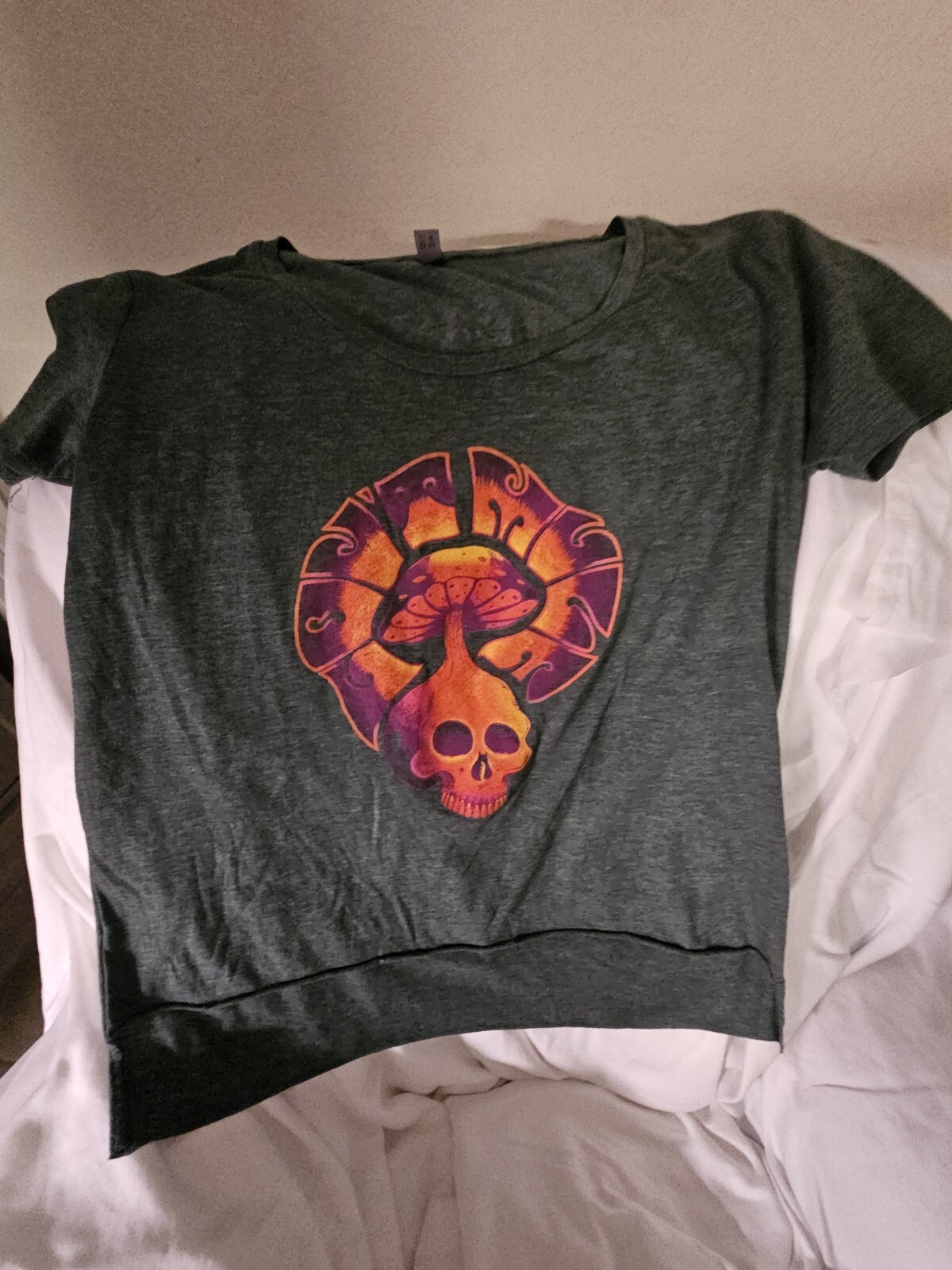2022 Fall Into Winter Tour Skullshroom Shirt Ladies SZ L gallery