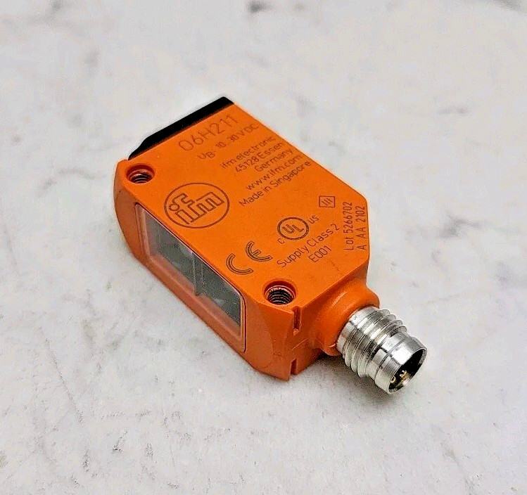 Ifm O6H211 Diffuse Reflection Sensor with Background Suppression 10-30 Vdc Used
