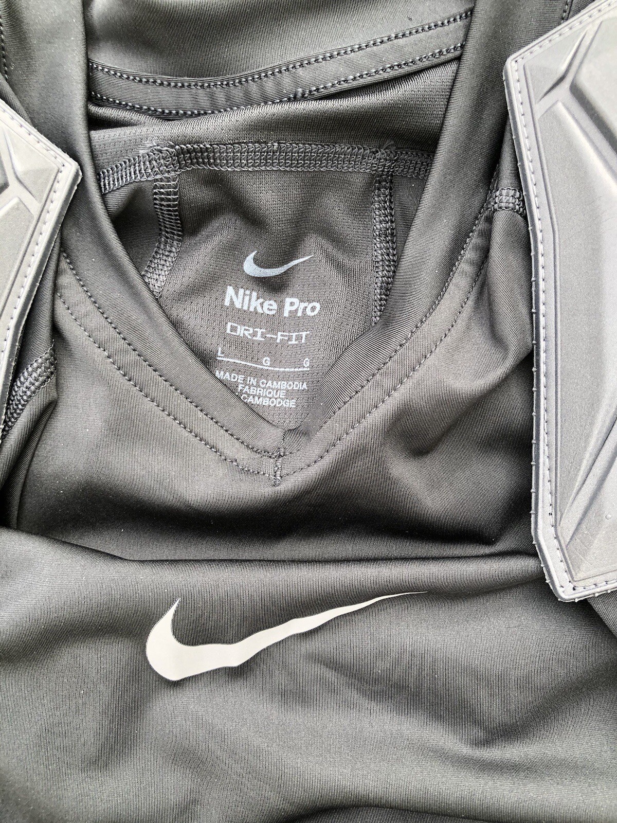 NEW Nike Men's Pro Hyperstrong 4 pad Mens L Football Top Black AQ2733-010 NWT gallery