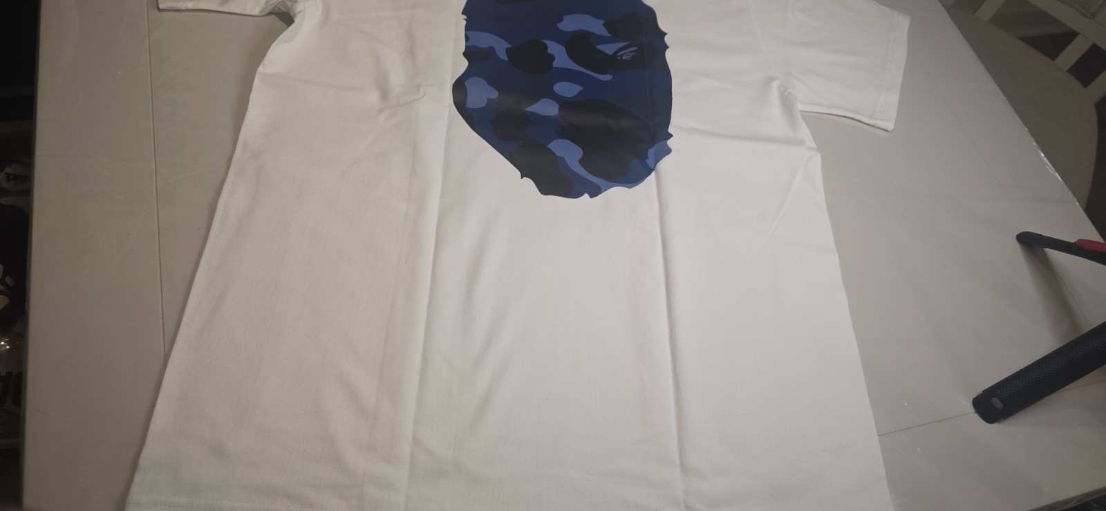 A Bathing Ape BAPE Men’s White Blue Camo Ape Head Logo Crew Neck T-Shirt L gallery