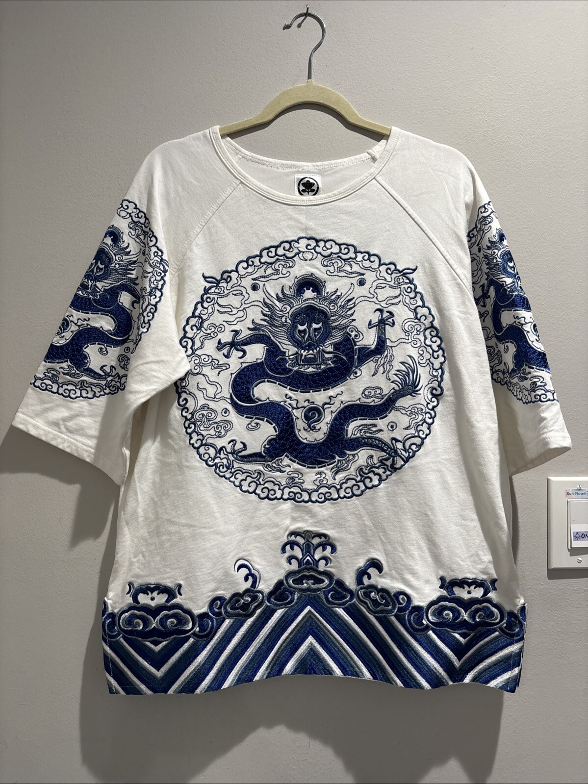 All Over Embroidered Dragon Chinese Short Sleeve Tee Size M Stunning Beautiful