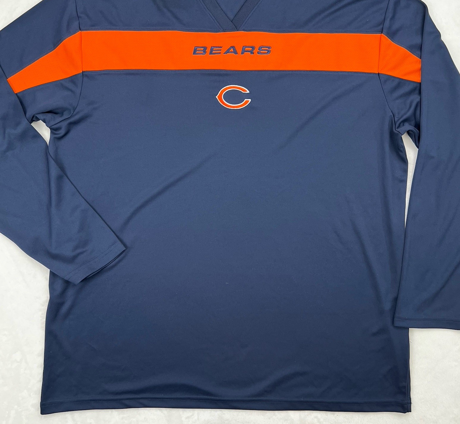 CHICAGO BEARS Long Sleeve Shirt Mens XL NFL Team Performance Navy V-Neck Logo gallery