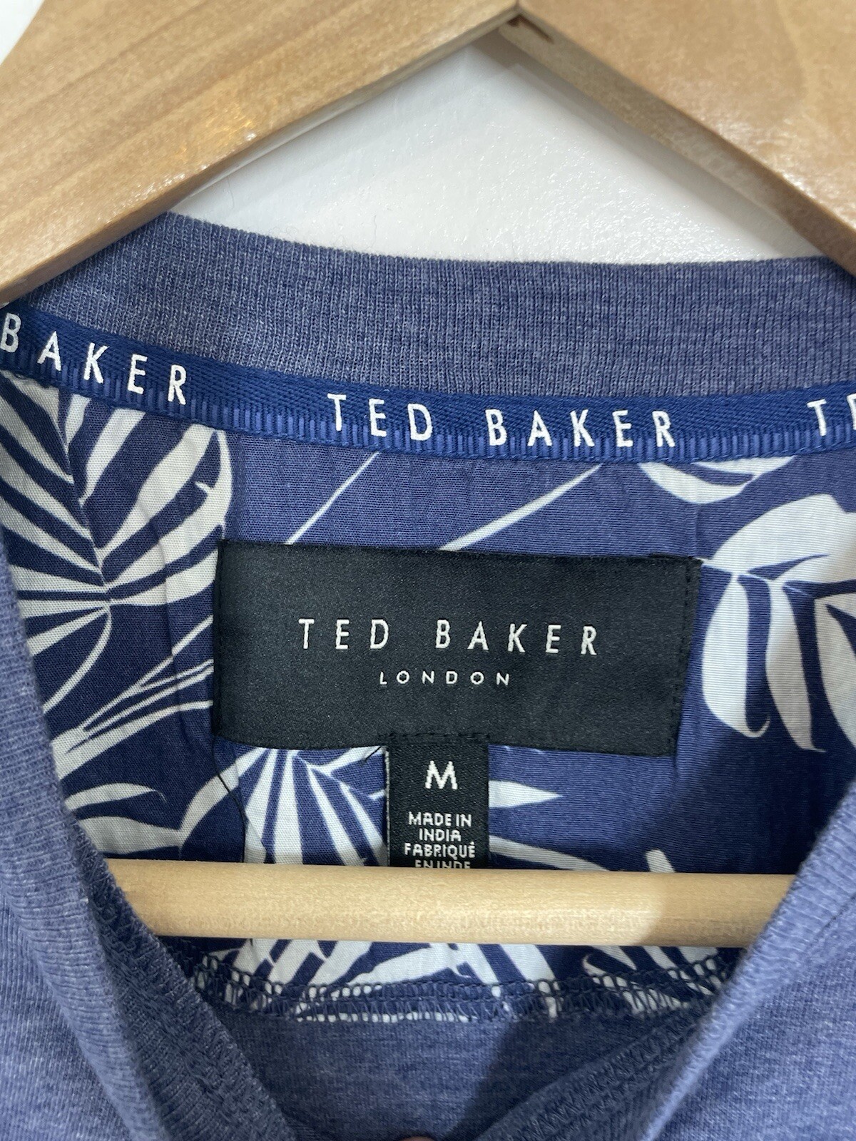 Ted Baker Men's T Shirt Size Medium Blue Short Sleeve Crew Neck NWT gallery