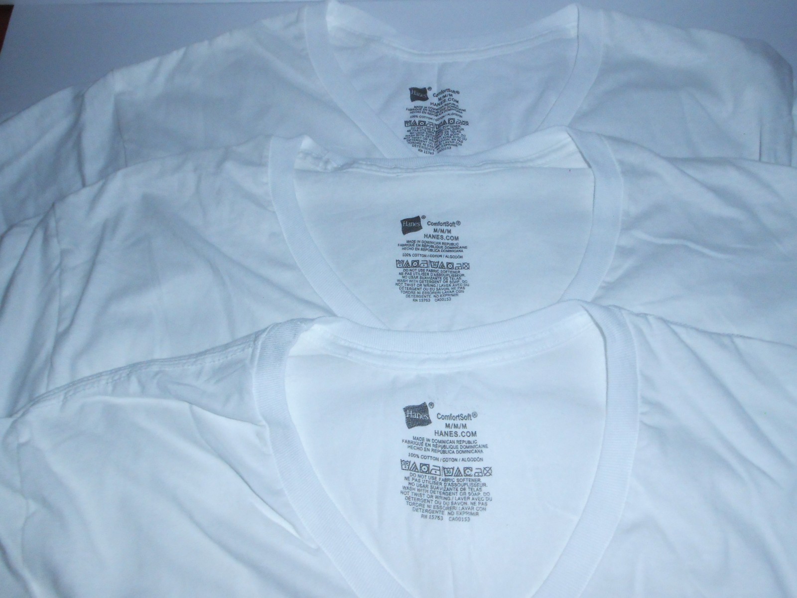 HANES COMFORTSOFT V NECK MENS TAGLESS T SHIRTS MEDIUM LOT OF 3 NEW