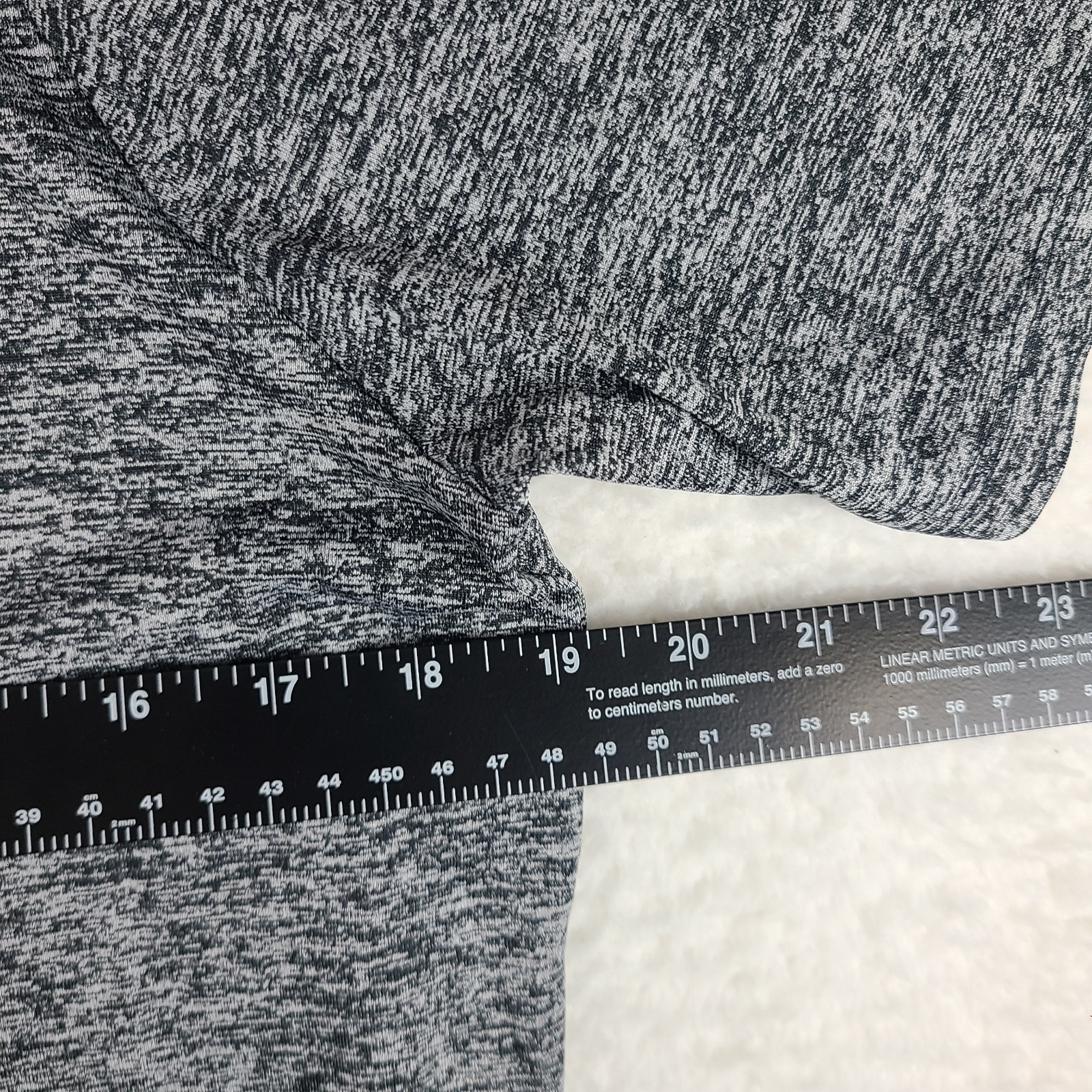 Under Armour The Tech Tee Shirt Mens Small Dark Gray Heathered Heatgear T-Shirt gallery
