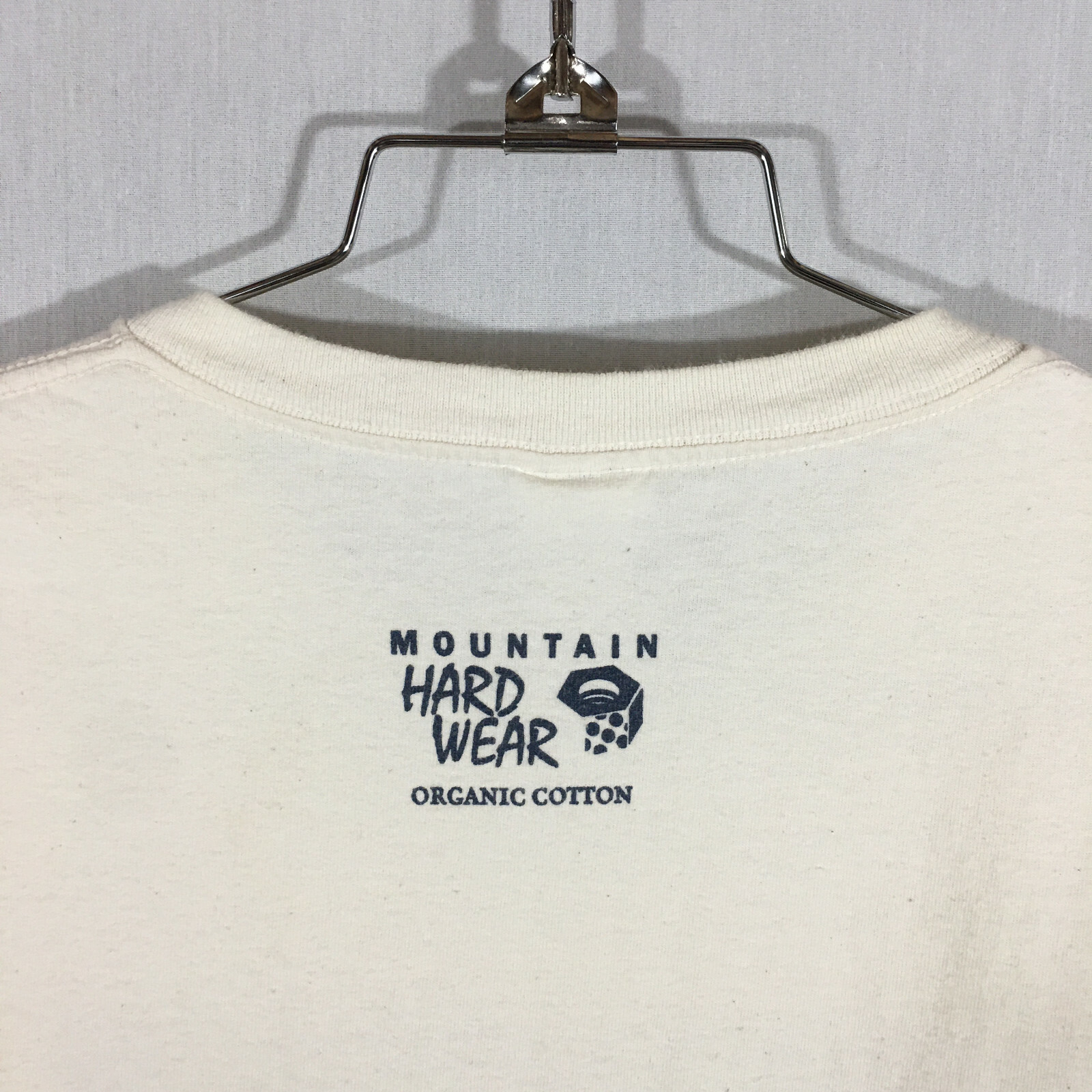 rare Mountain Hardwear Patagonia print S/S t-shirt - Natural - M's Md / Lg EUC* gallery