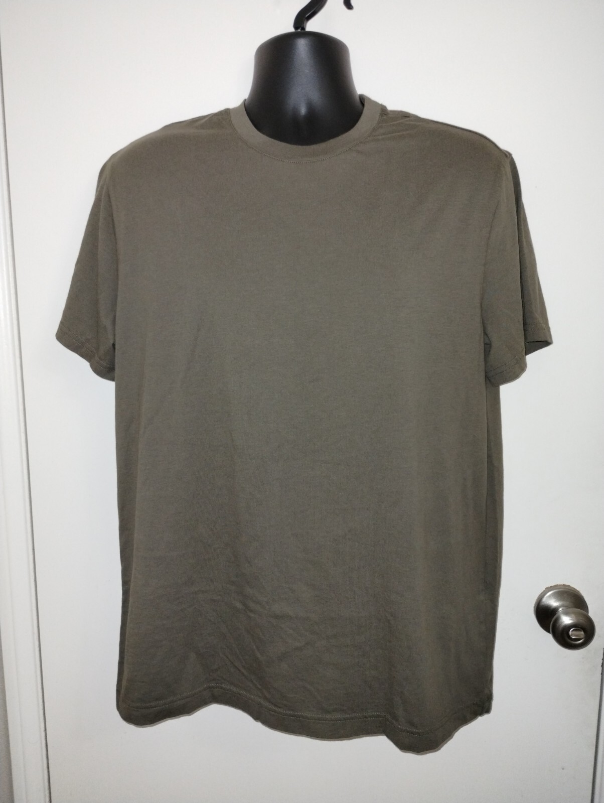 EXPRESS Mens 2 pack Solid Green & Black Pima Cotton T Shirts Size Large EUC gallery