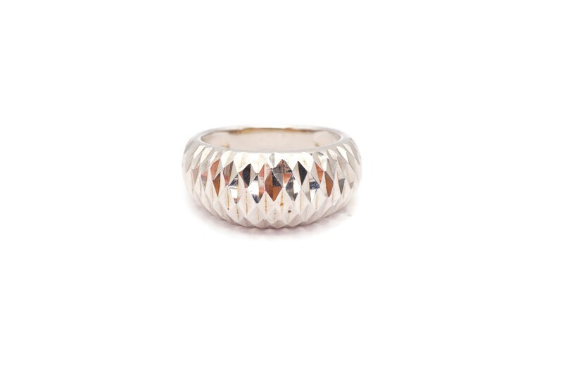 Sterling Silver 925 Ring Size 7 Textured U8