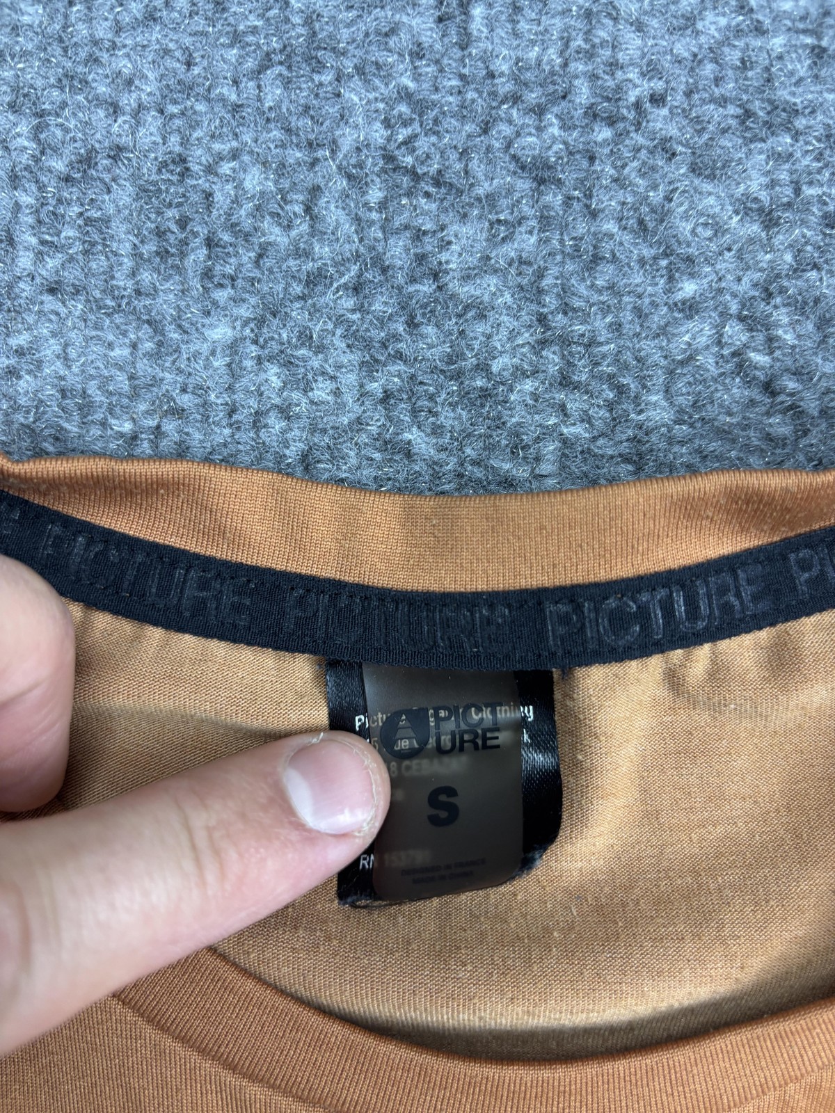 Picture Organic Clothing Shirt Mens Small Brown Recycled Blend Logo Tee Crewneck gallery