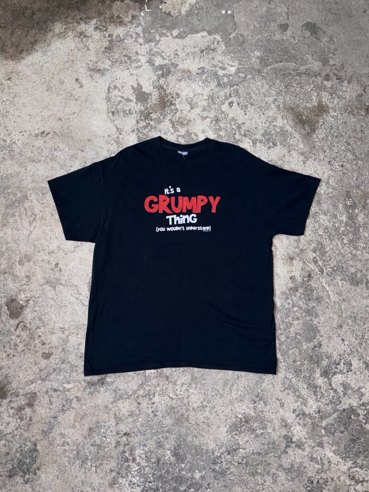 2000s GILDAN “Its a Grumpy thing” T-shirt. SIZE L-XL