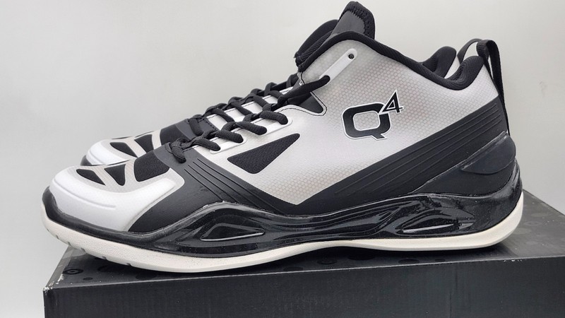 Size 12.5 – Q4 Men’s Basketball Shoes Black White Ultra Vent Q4MB-006