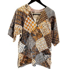 Vintage 70s Handmade Brown Patchwork Cotton Batik Short Sleeve Dashiki Shirt