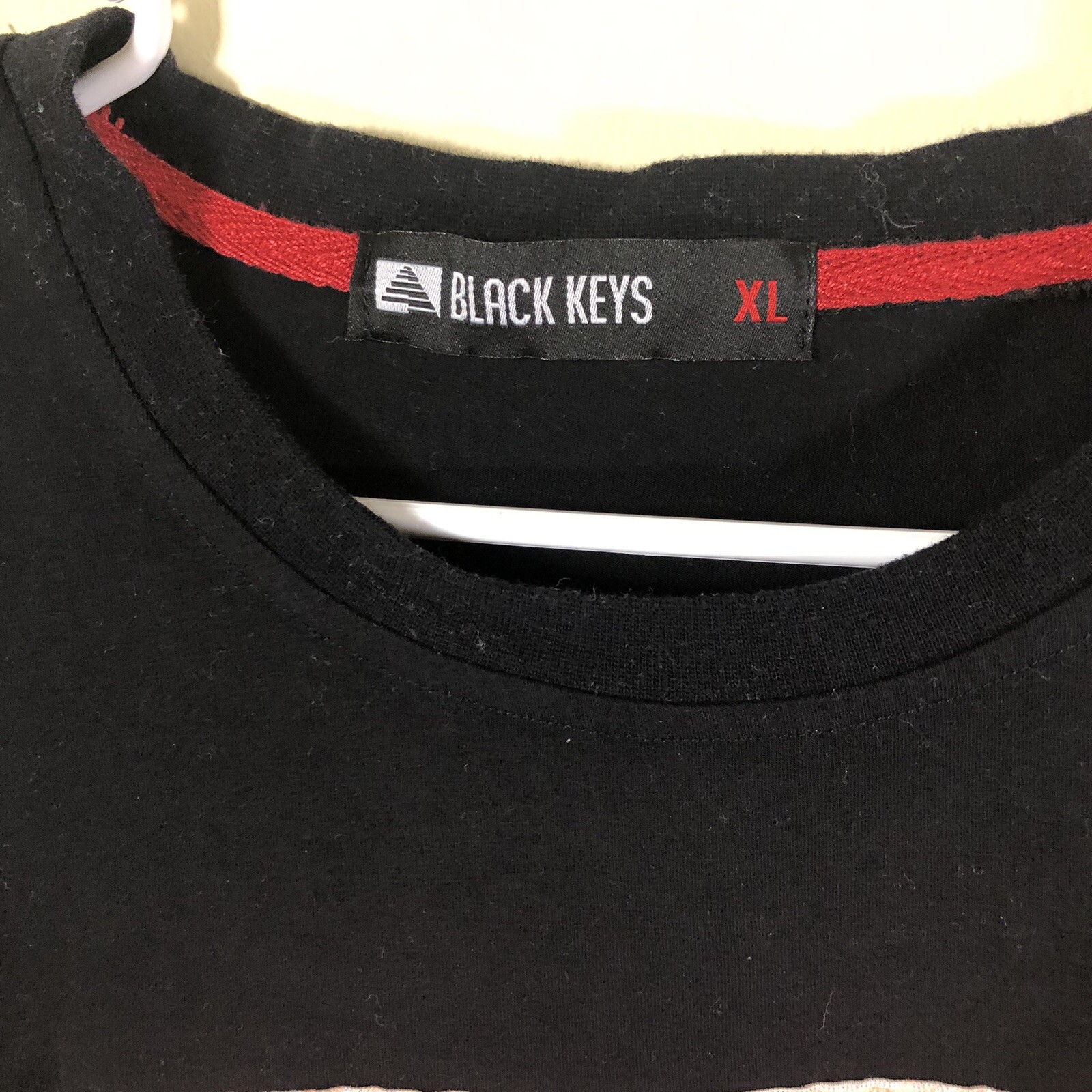 Men's Powered by Black Keys T-shirt Cotton Stretch w/ Sexy Lips Eating Ice Cream gallery