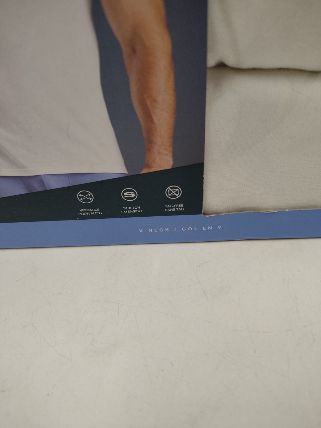 NIB Perry Ellis Portfolio 3 Pack Men's Small V-Neck White T-Shirt Cotton Blend gallery