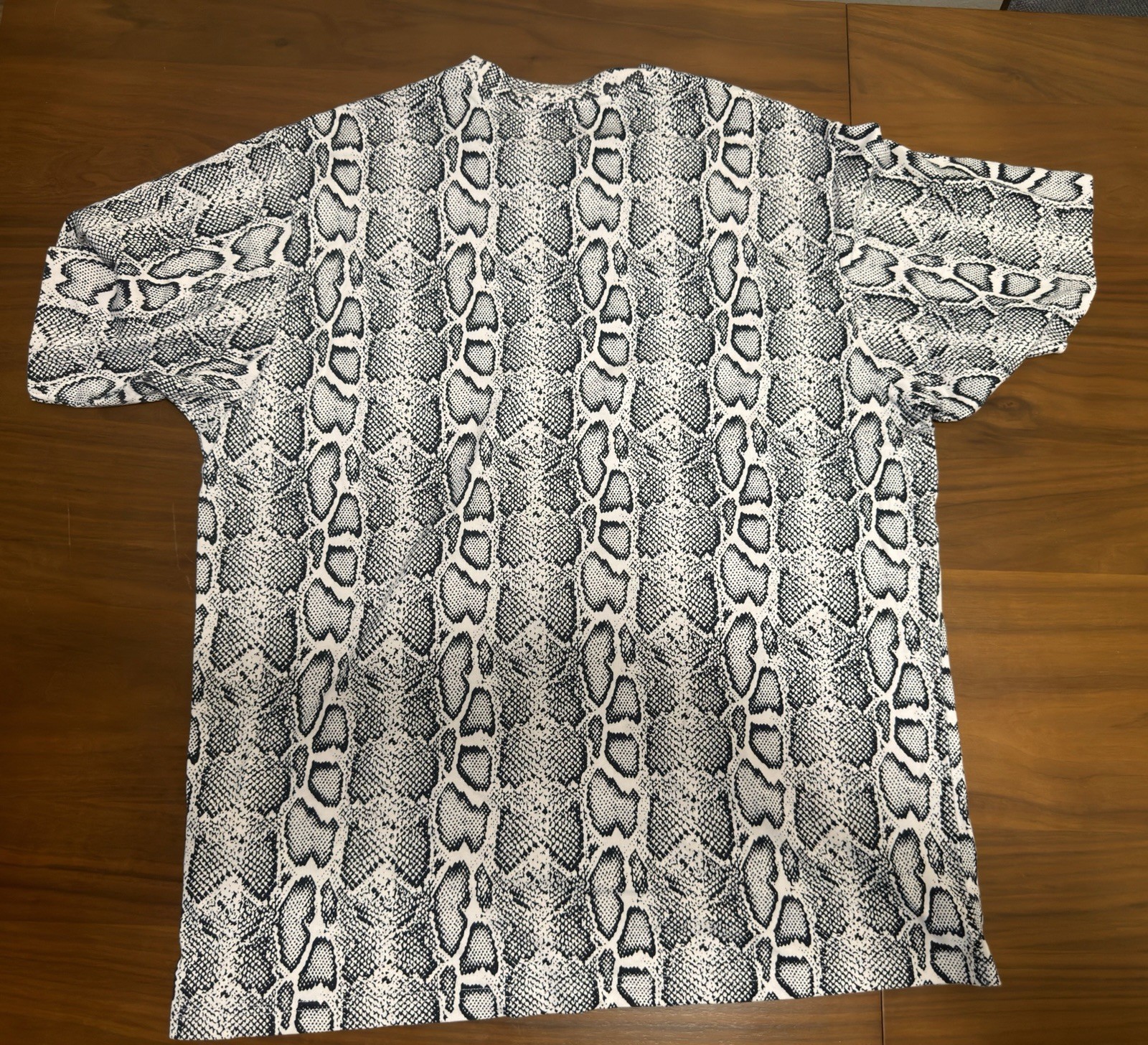 Supreme Snakeskin S/S Top White Grey Large SS24 Box Logo Tee Authentic gallery