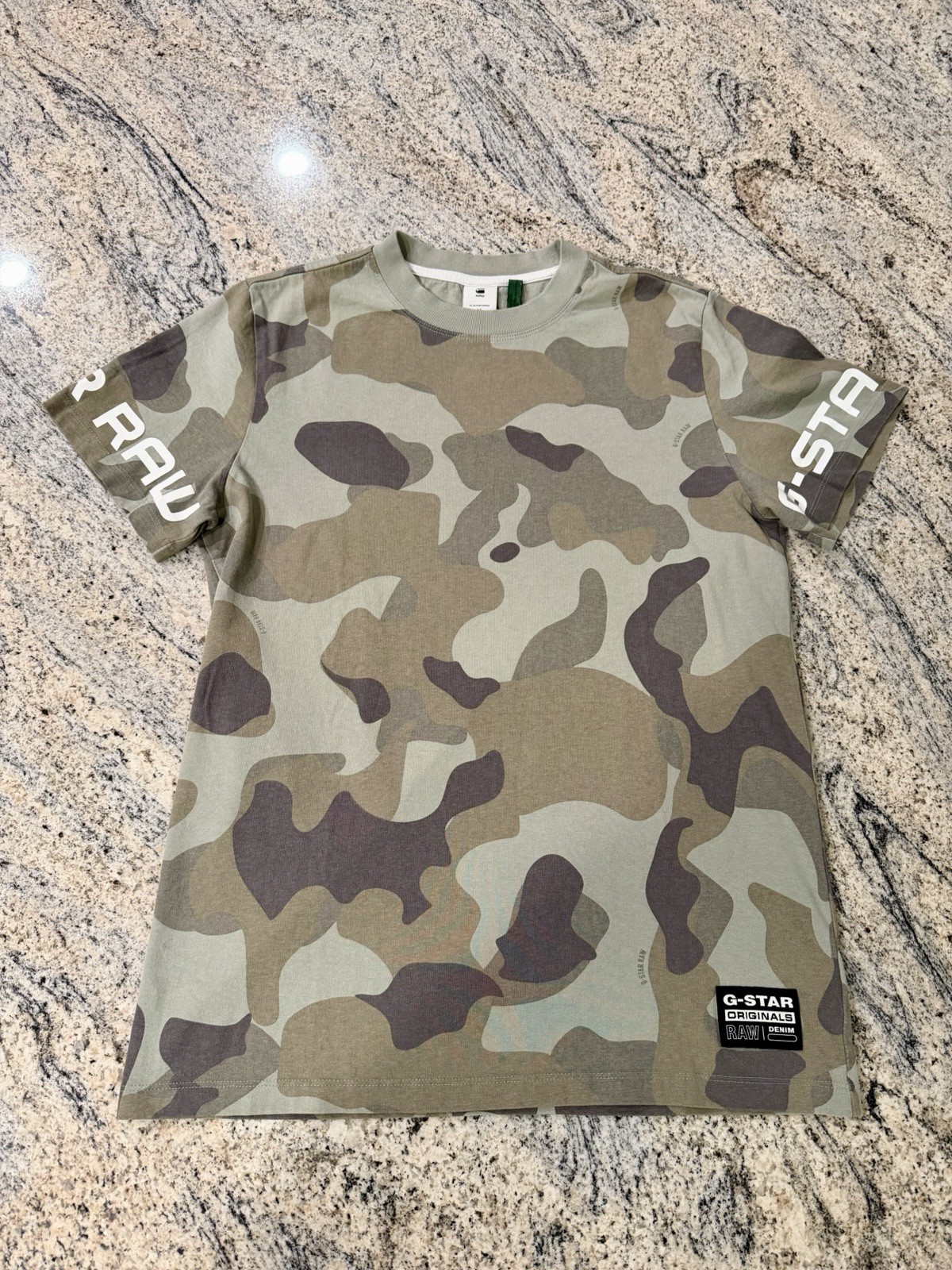 G Star Raw Denim Originals Camo Print T-Shirt Size Medium gallery