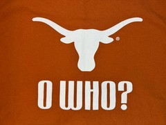 2005 Texas Longhorns Red River Rivalry T-shirt- O WHO – Size X-Large