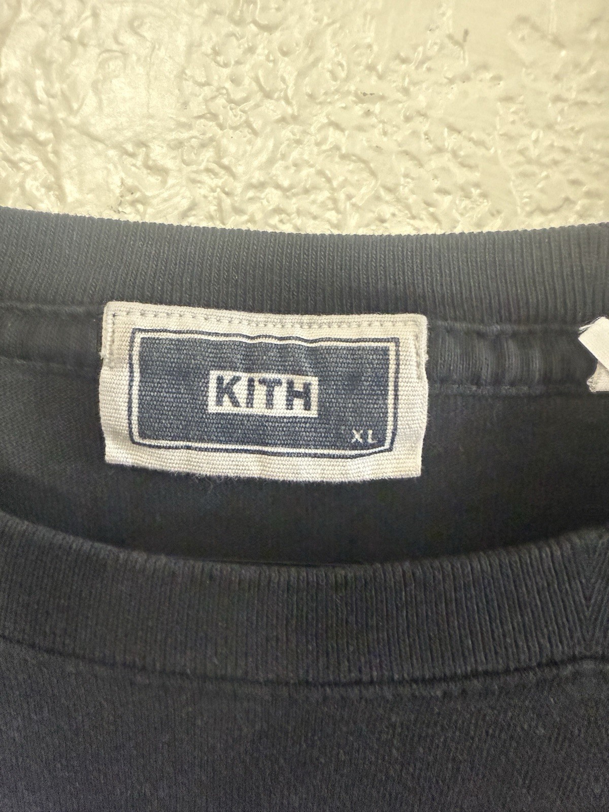 Kith Black Purple Lightning Graphic Logo Short Sleeve Tee Men's XL 24W 29L gallery