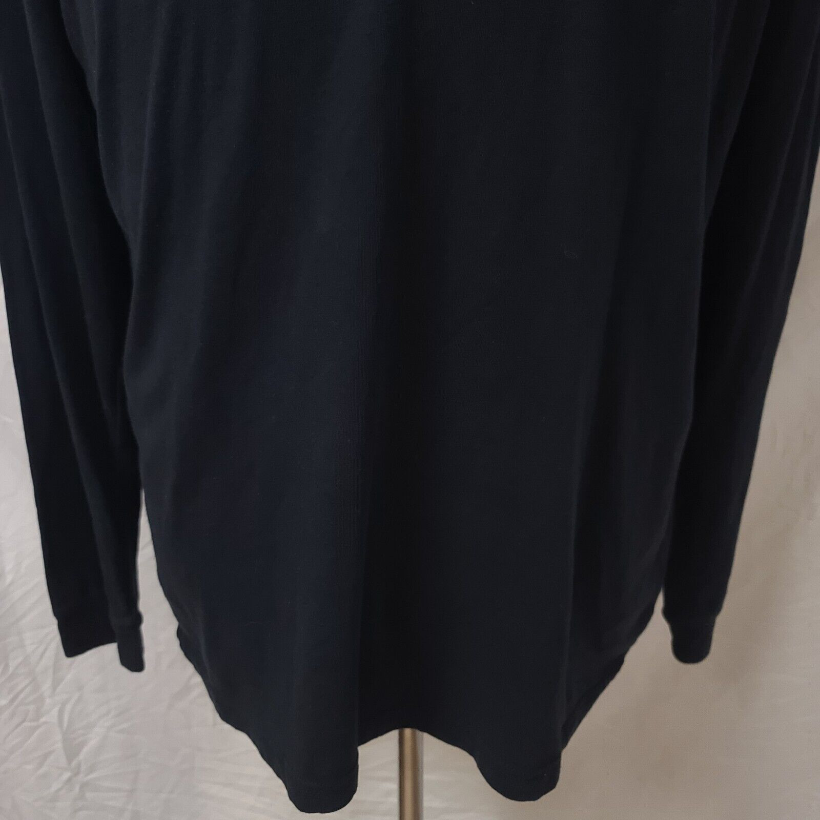 Under Armour Heat Gear Large Black BIG LOGO Spell Out Long Sleeve Crew T- Shirt gallery