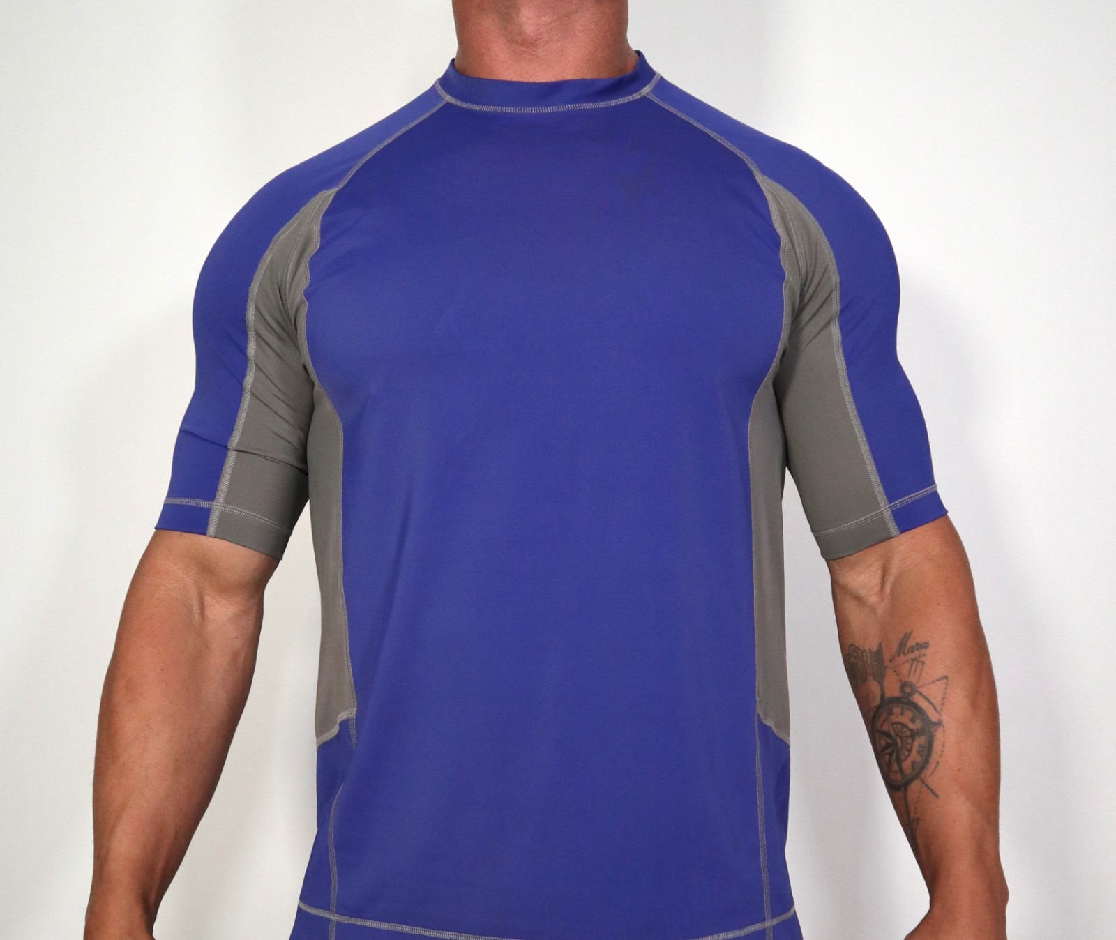 MEN'S BLUE NYLON SHORT SLEEVE SHIRT SIZE L 42-44 gallery