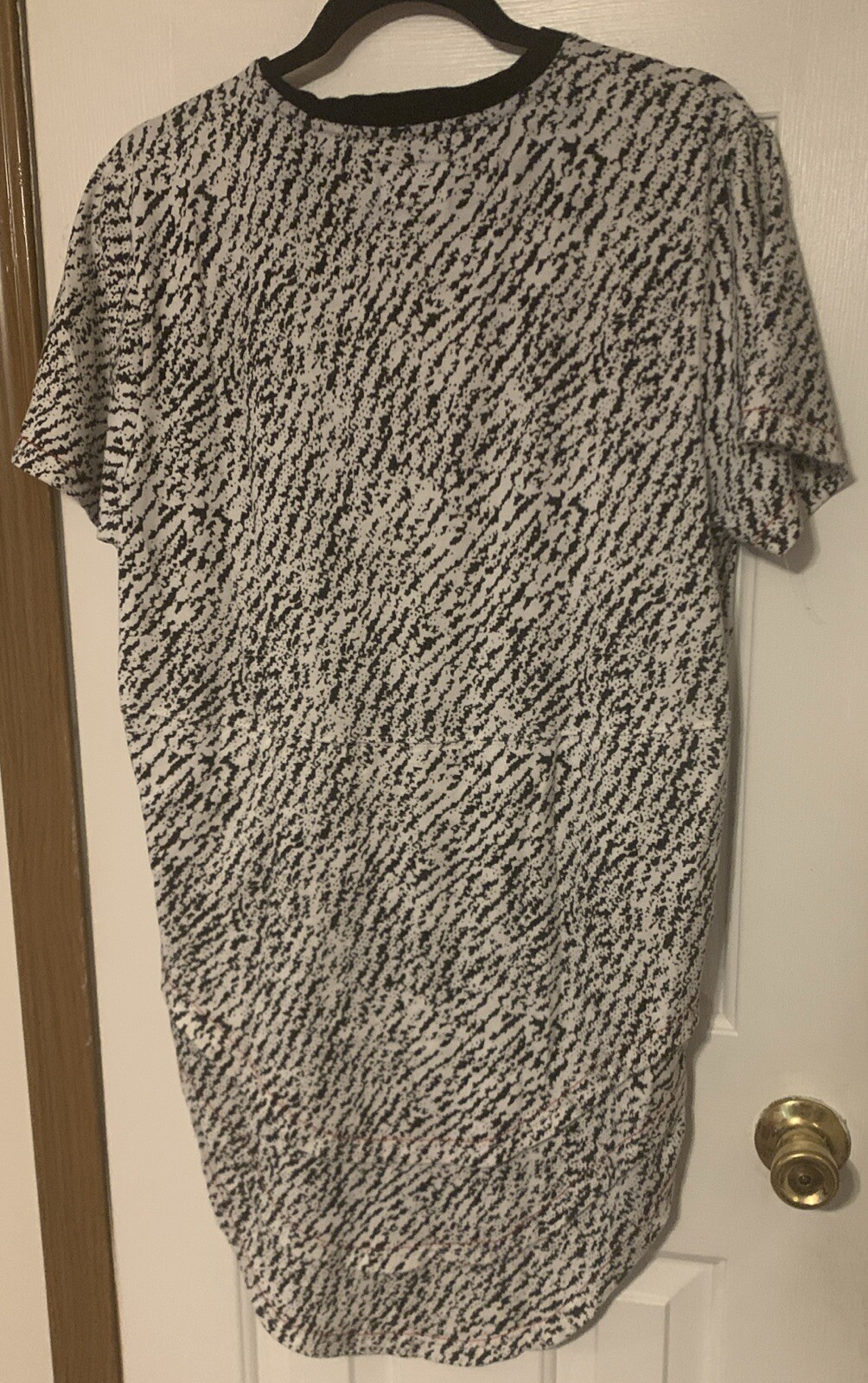 RISE AS 1NE White/Black Shirt w/Zippers High Low Shirt Medium Item #1161 gallery