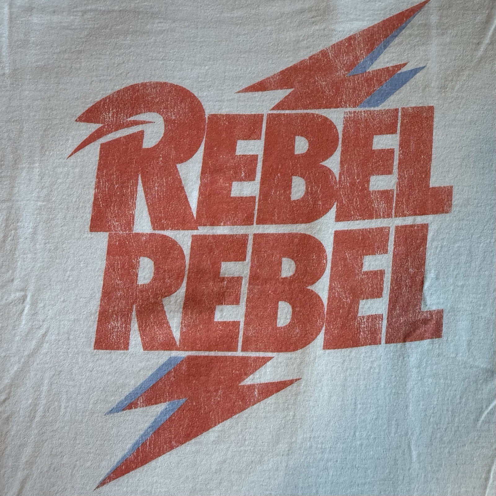 DAVID BOWIE Rebel Rebel Licensed Glam Rock T-Shirt 2020. XL Preowned NV