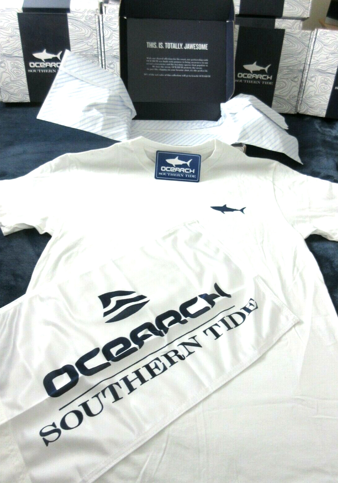 Southern Tide x Ocearch Men’s SS Shark T shirt White Blue Boat Flag Gift Box