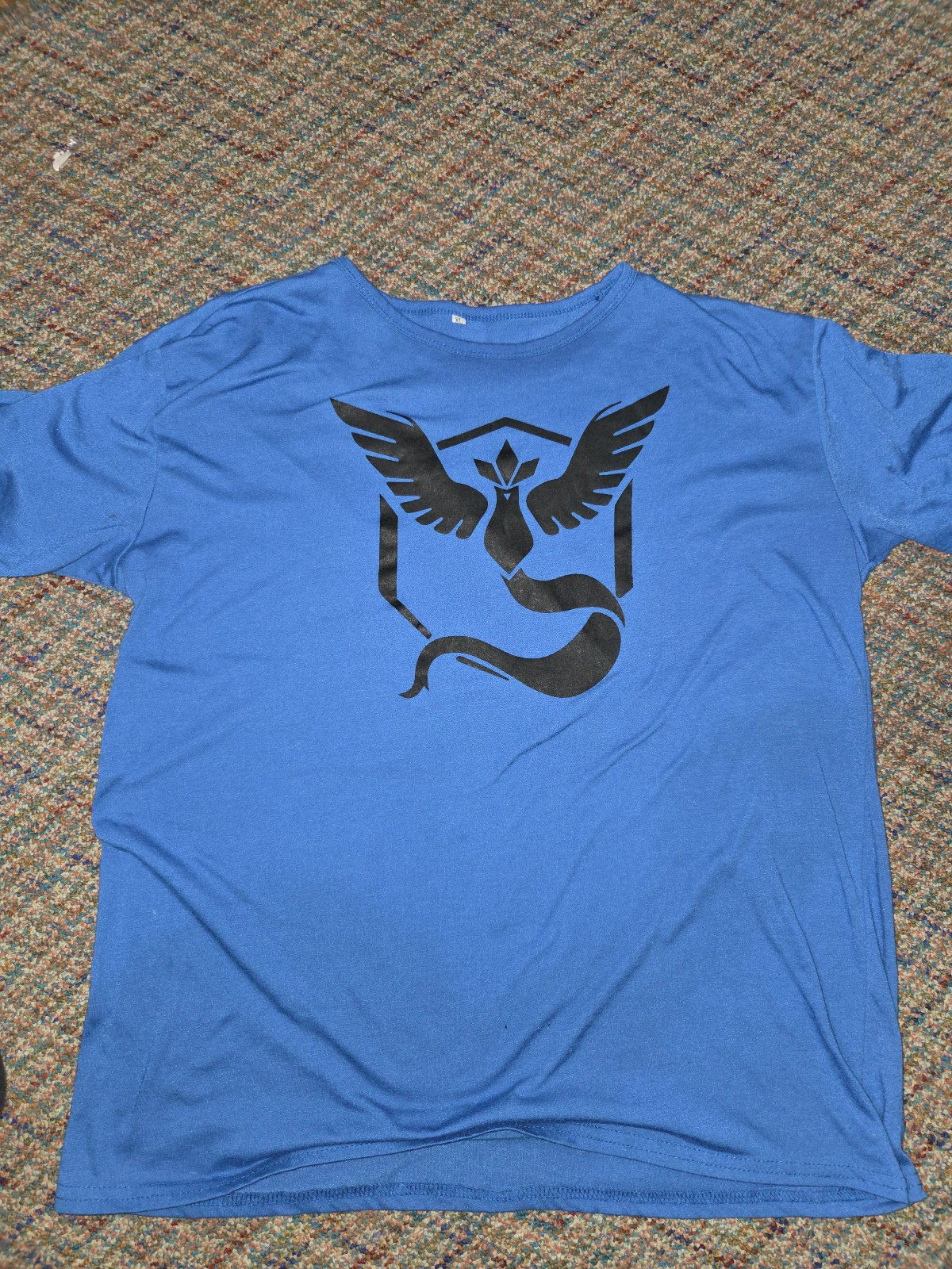 USED Tshirt Team Mystic Pokemon Go XL gallery