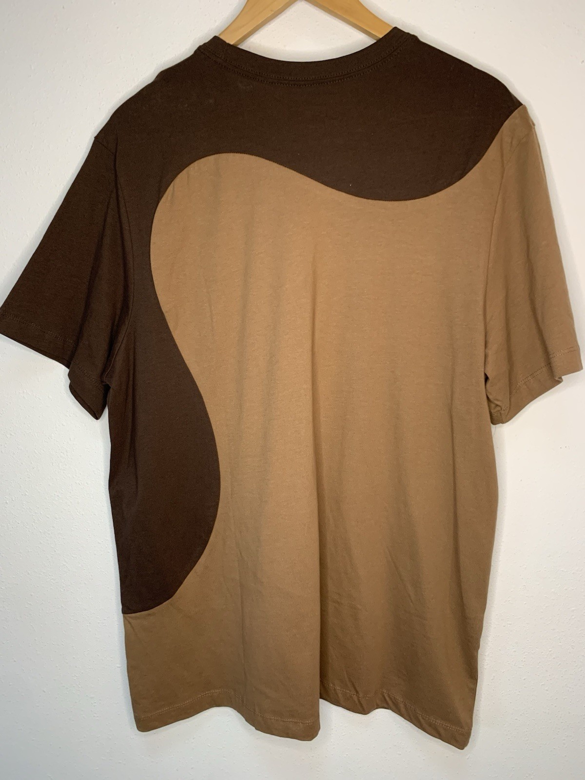 Nike The Nike Tee Men’s XL Brown/Tan Colorblock Logo Crew Neck Short Sleeve gallery