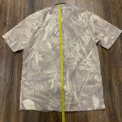 Under Armour Dockside SS Novelty UPF 30 Button Shirt Beige Sand Camo Color Sz M
