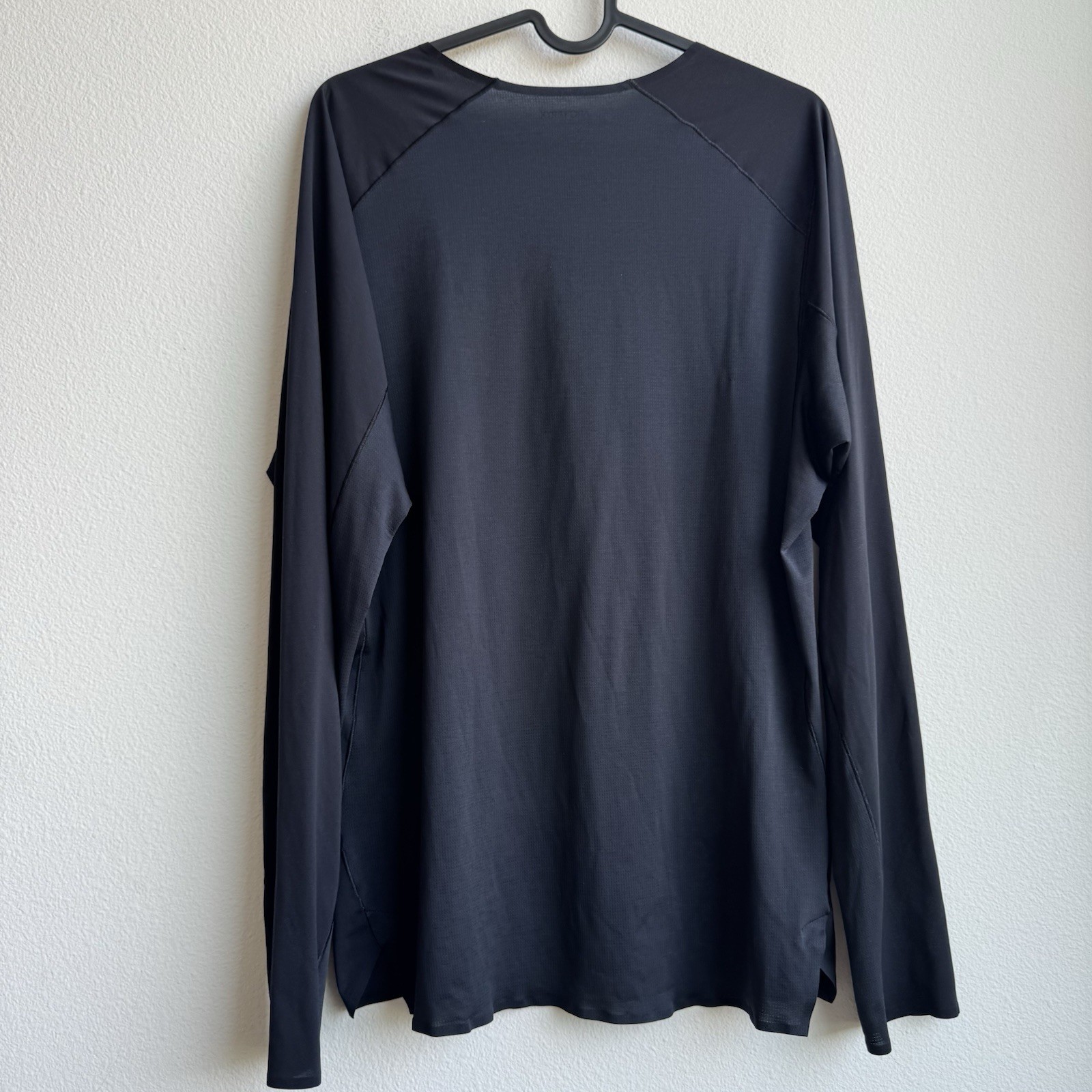 Arc'teryx Norvan Downword Logo Men's Medium Long Sleeve Training Shirt gallery