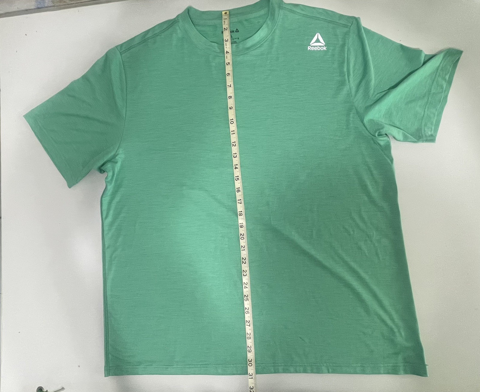 Green Reebox XL polyester/spandex short sleeve t-shirt gallery