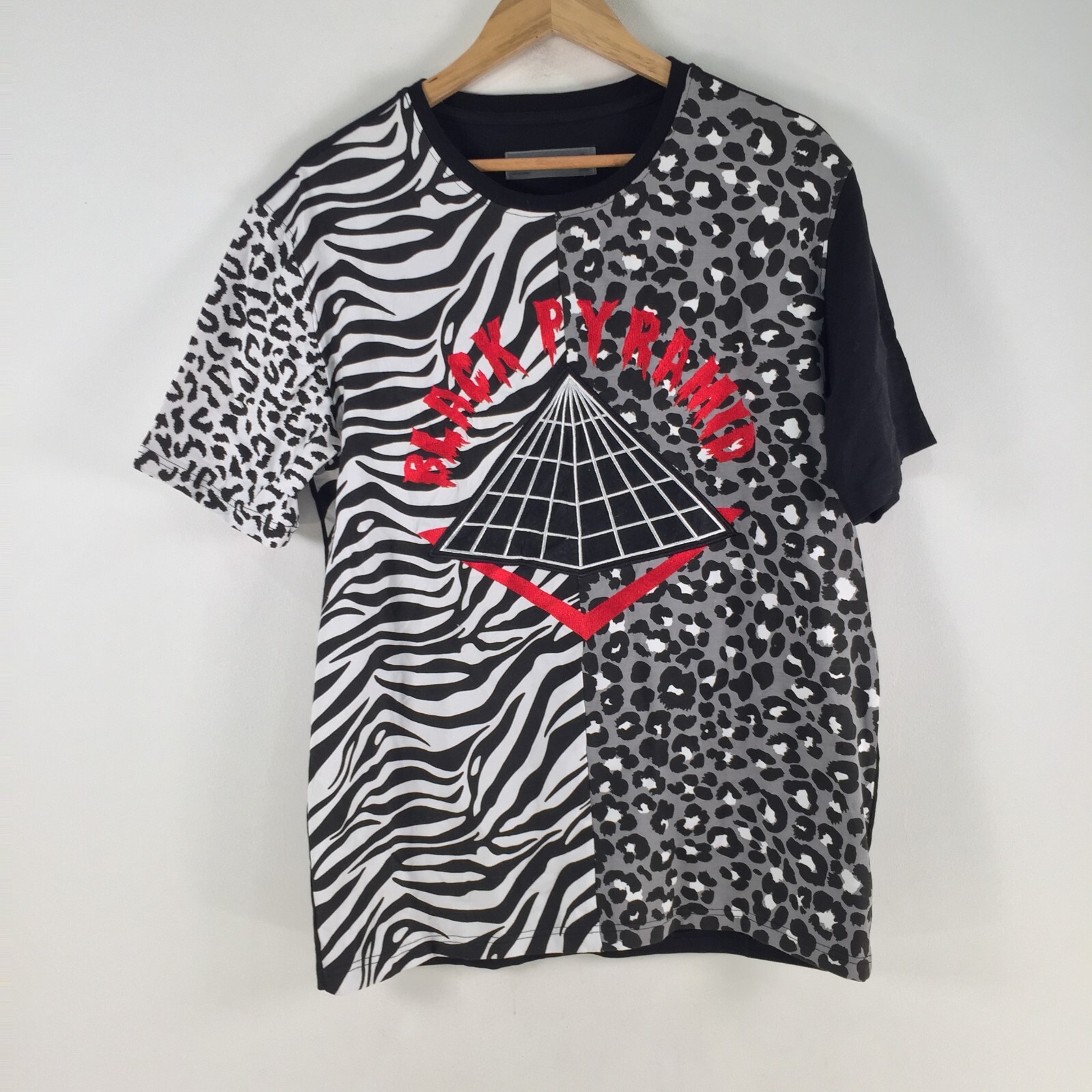 Black pyramid mens t shirt size L animal print short sleeve black white 099798 gallery