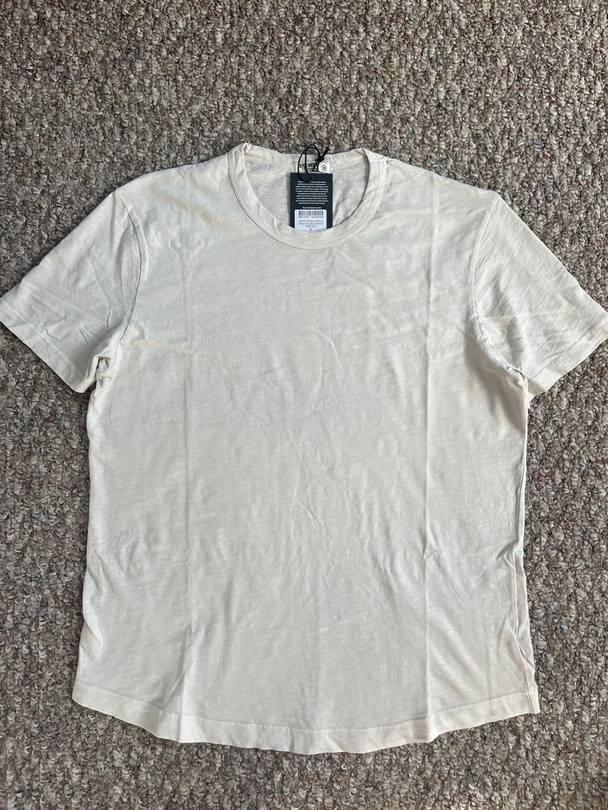 NWT BuckMason Men M Tee White Sand Venice Wash Slub Cotton Curved Hem T shirt gallery