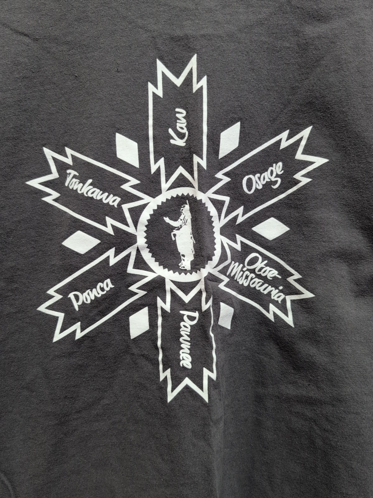 Indian Standing Bear Walk. Mens T Shirt Size 2 X L. Gray Short Sleeve